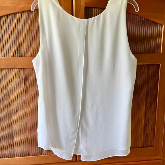Nic + Zoe Sleeveless V Neck Summer Top - Picture 2 of 6